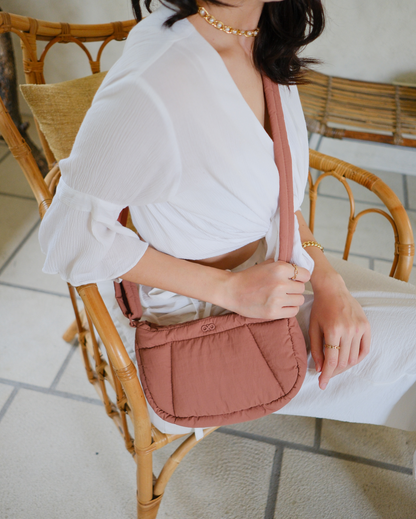 MINI COSY PUFFY CROSSBODY BAG IN CLAY (M)