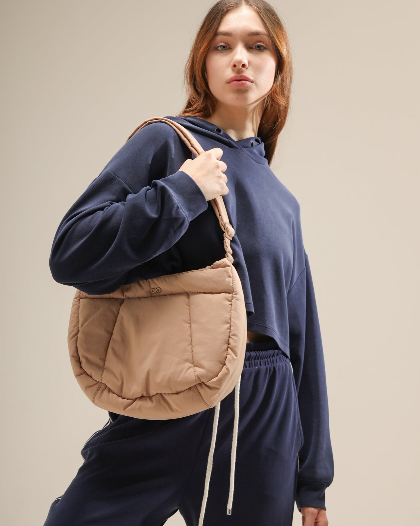 COSY PUFFY CROSSBODY BAG IN MOCHA